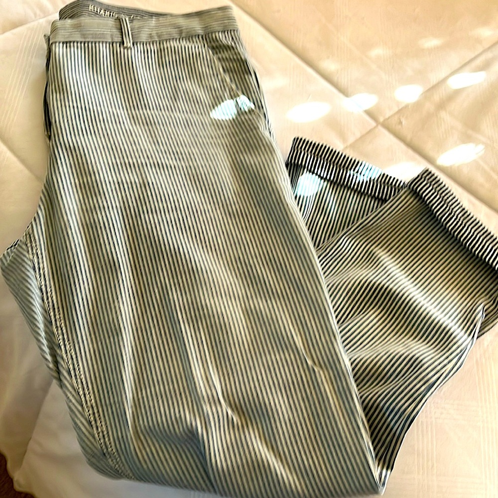 GAP broken in khakis size 10